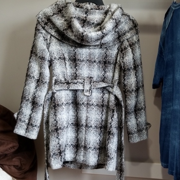 BKE coat - Picture 4 of 4